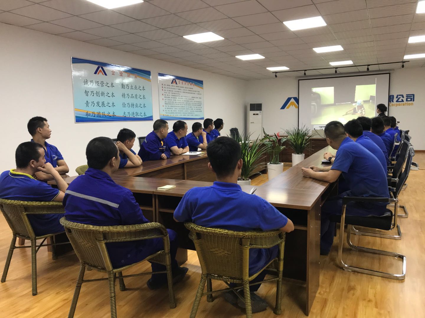 1562637893257666.jpg 1562637893257666.jpg